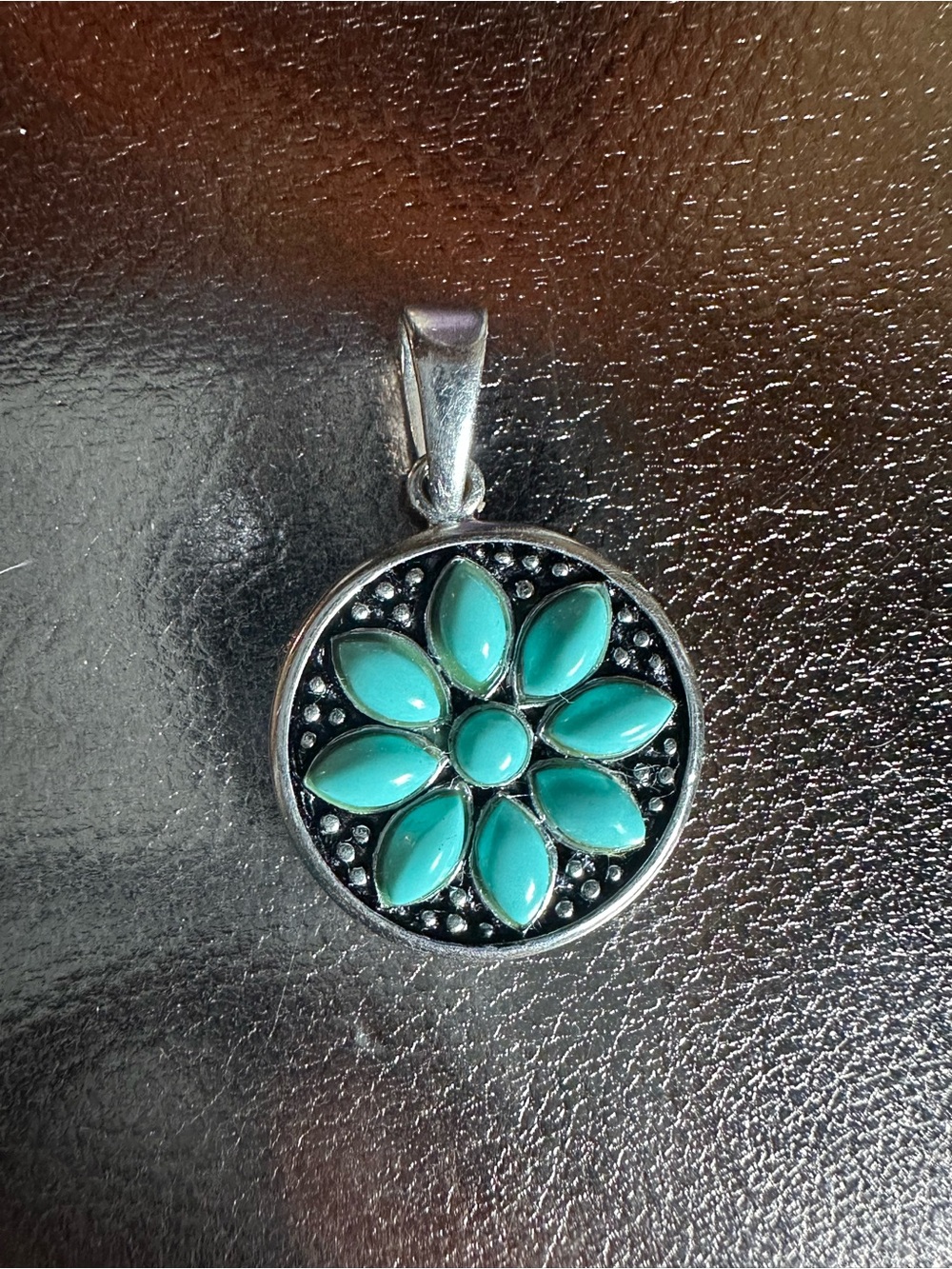 Southwestern style circular floral cluster sterling silver 925 + turquoise stone